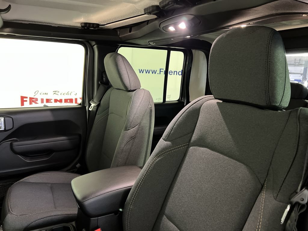 New 2026 Jeep Gladiator Sport AWD/4WD image 6