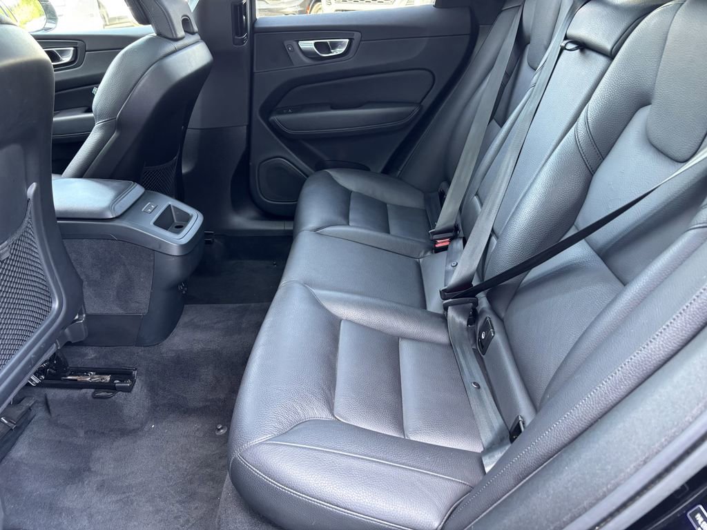 Used 2023 Volvo XC60 B5 Plus AWD/4WD image 24