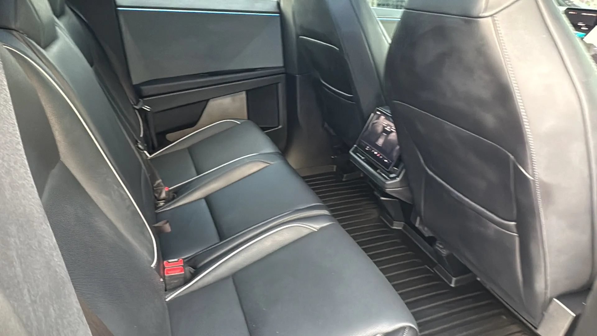 Used 2024 Tesla Cybertruck AWD Crew Cab image 24