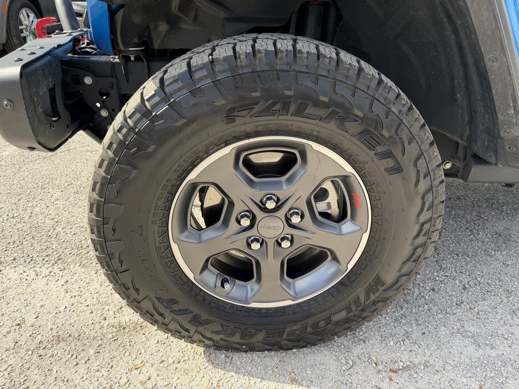 Used 2023 Jeep Gladiator Rubicon w/ Trailer Tow Package image 9