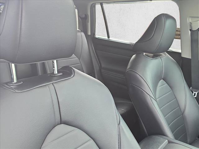Used 2022 Toyota Highlander XLE FWD image 23