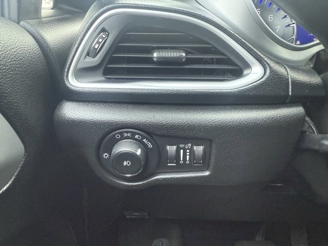 Used 2018 Chrysler Pacifica Touring-L Plus w/ S Appearance Package image 21