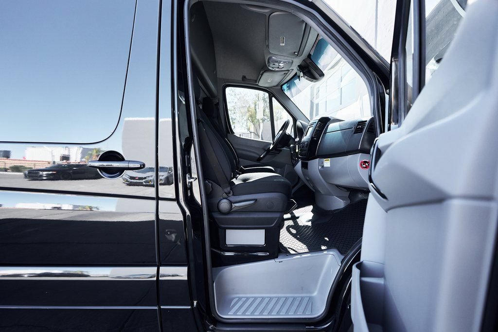 Used 2017 Mercedes-Benz Sprinter 3500 image 19