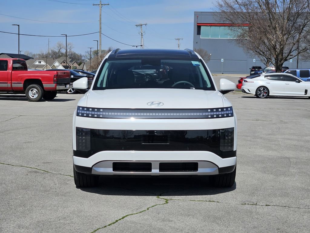 New 2026 Hyundai Ioniq 9 Limited image 2