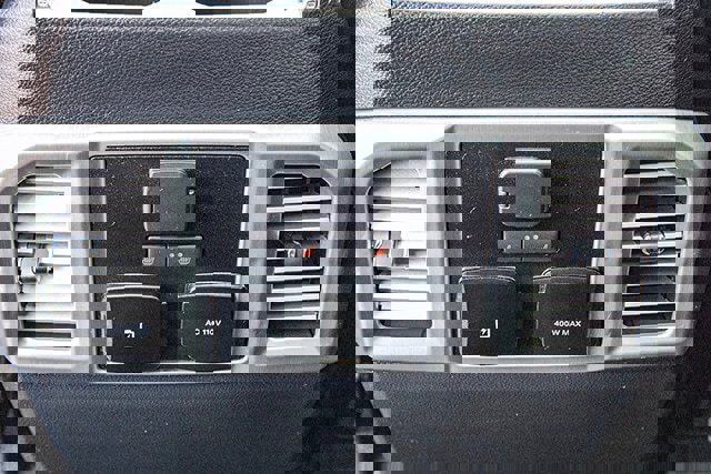 Used 2020 Ford F150 Platinum w/ Equipment Group 701A Luxury image 26