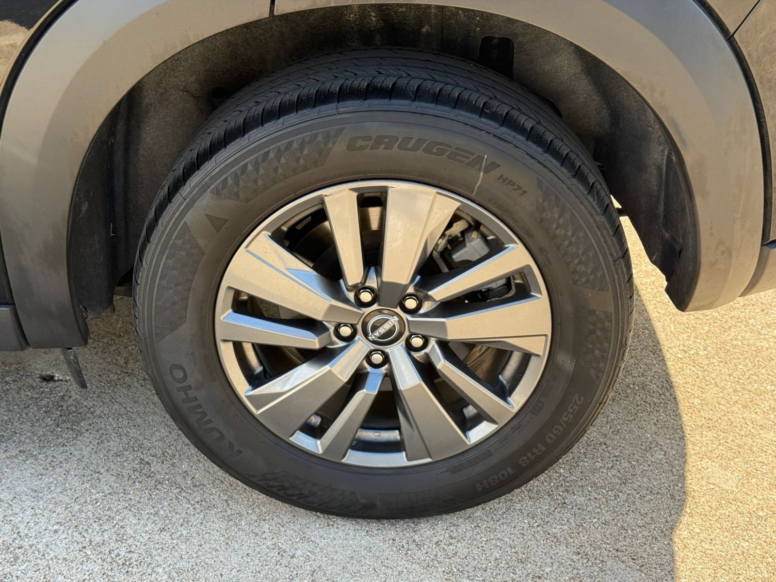 Used 2025 Nissan Pathfinder SV FWD image 32