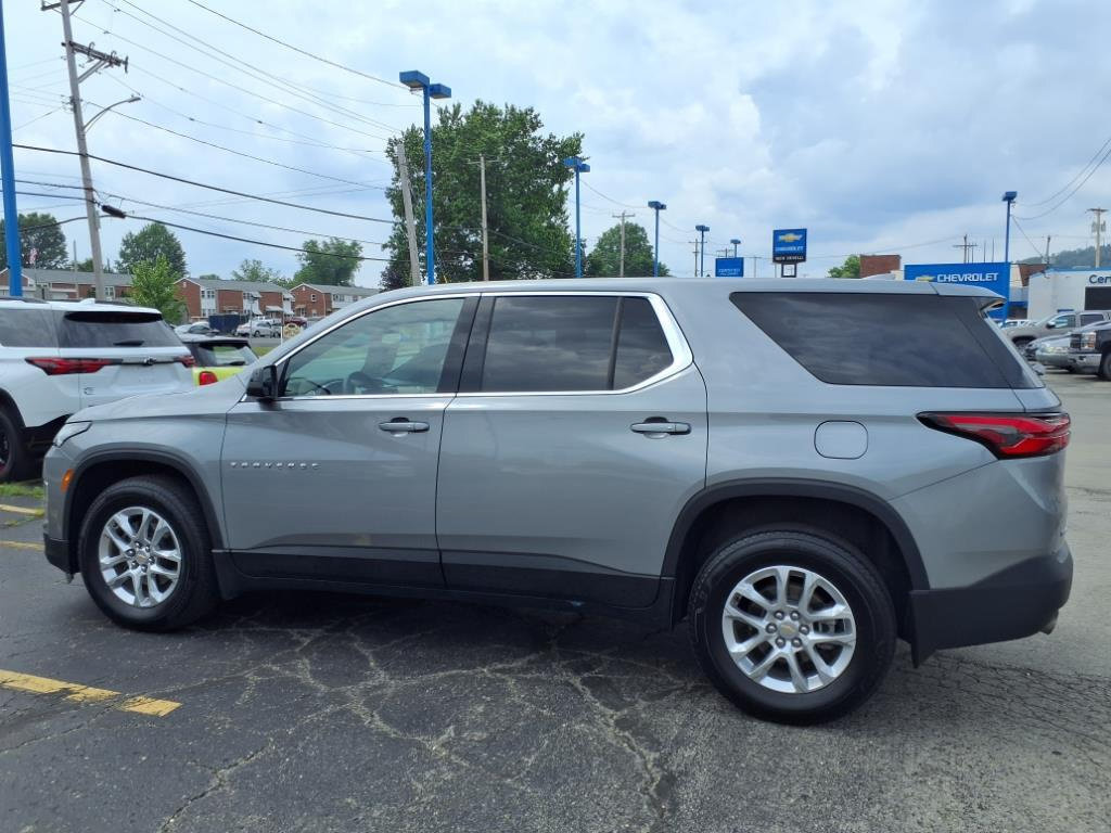 Used 2023 Chevrolet Traverse LS AWD/4WD image 5
