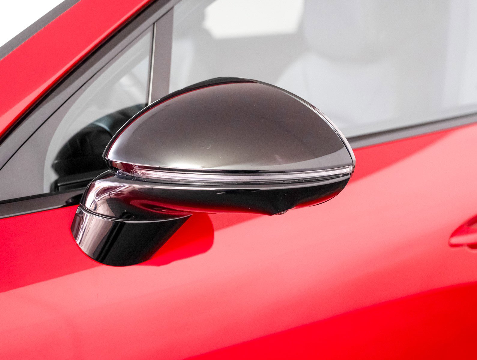 Certified 2025 Porsche Cayenne Coupe image 26