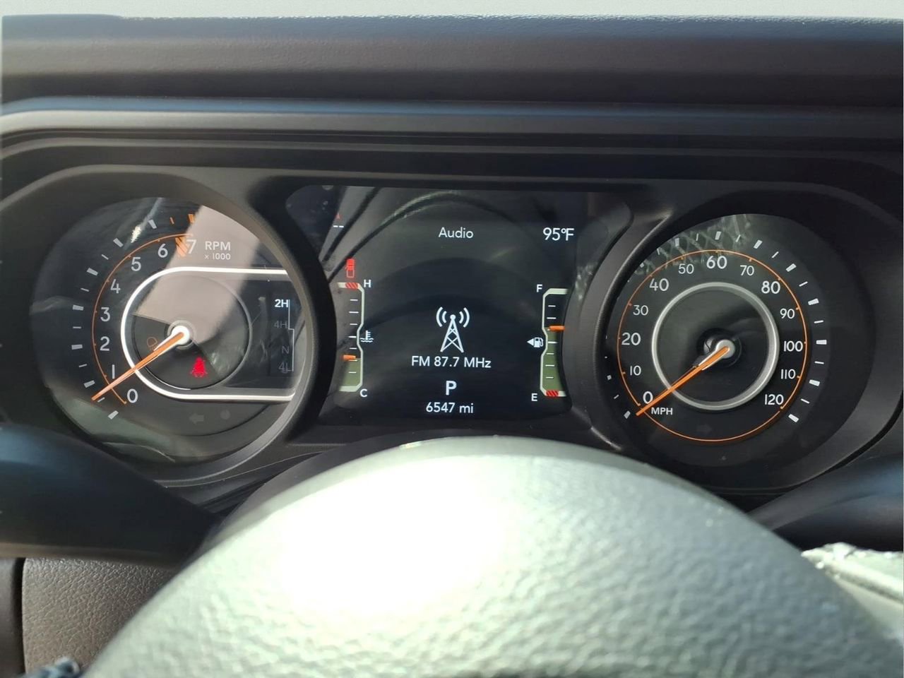 Used 2025 Jeep Gladiator Mojave w/ Convenience Group AWD/4WD image 25