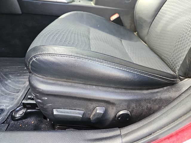 Used 2014 Toyota Camry SE w/ Moonroof Package FWD image 12