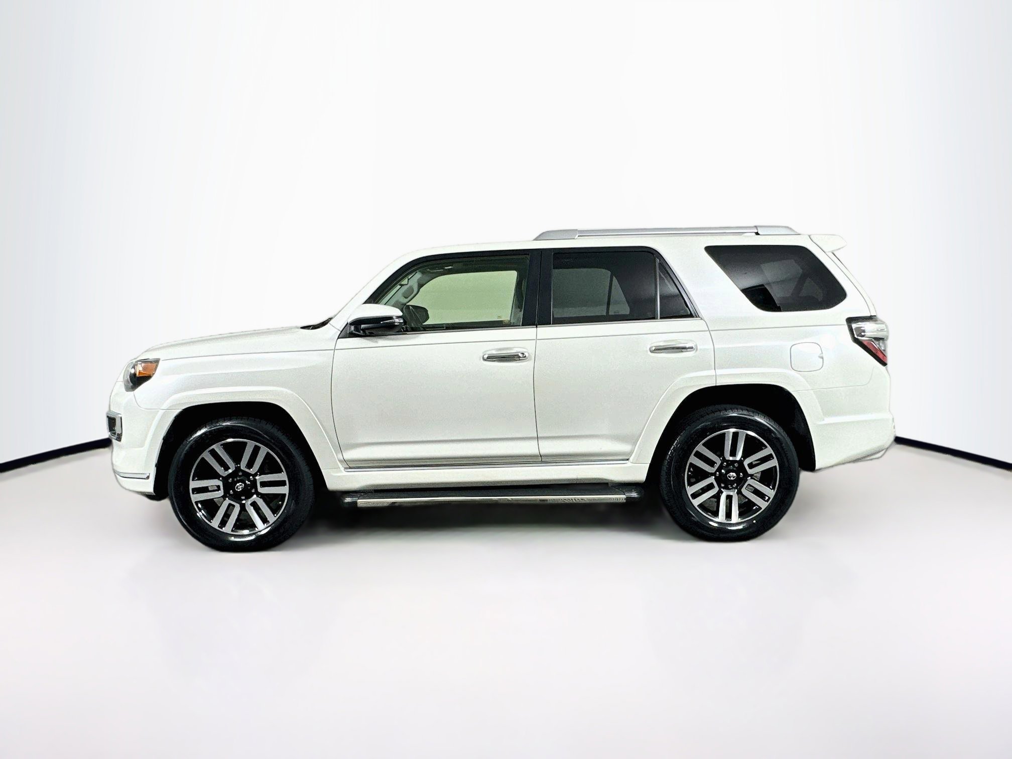 Used 2019 Toyota 4Runner Limited AWD/4WD image 4
