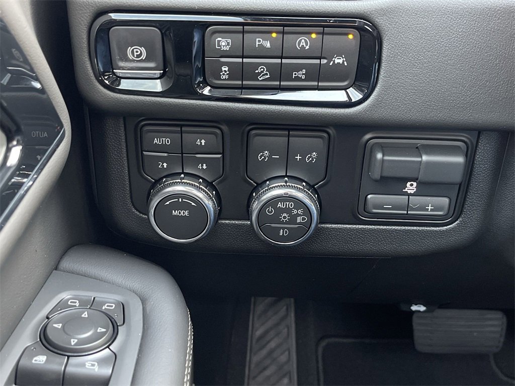 New 2026 GMC Yukon Elevation w/ Elevation Premium Package image 18