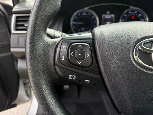 Used 2017 Toyota Camry LE image 11