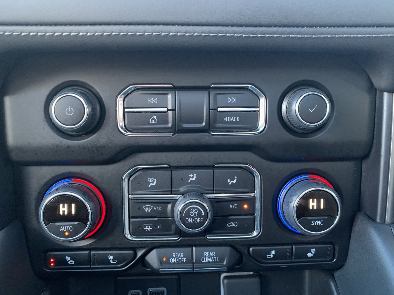 Used 2023 Chevrolet Tahoe LT w/ LT Signature Package image 29