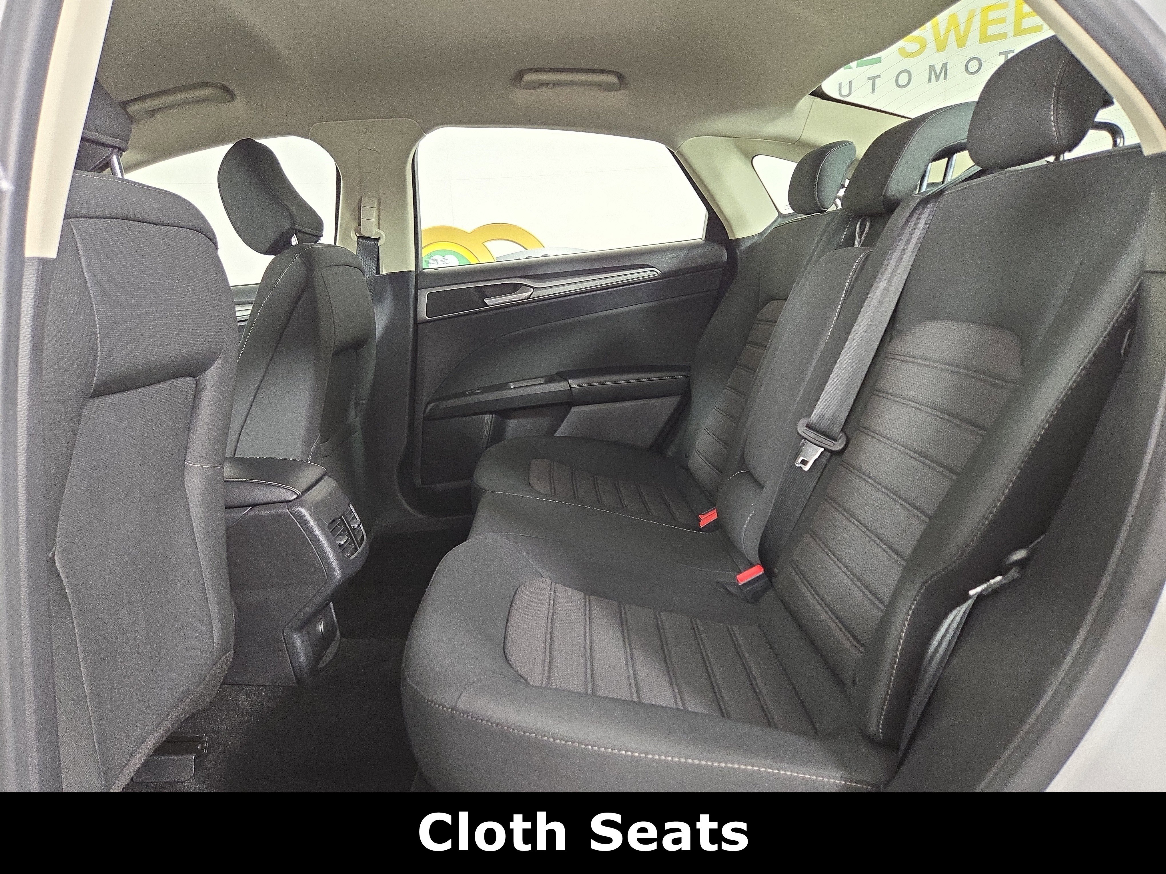 Used 2020 Ford Fusion SE image 11