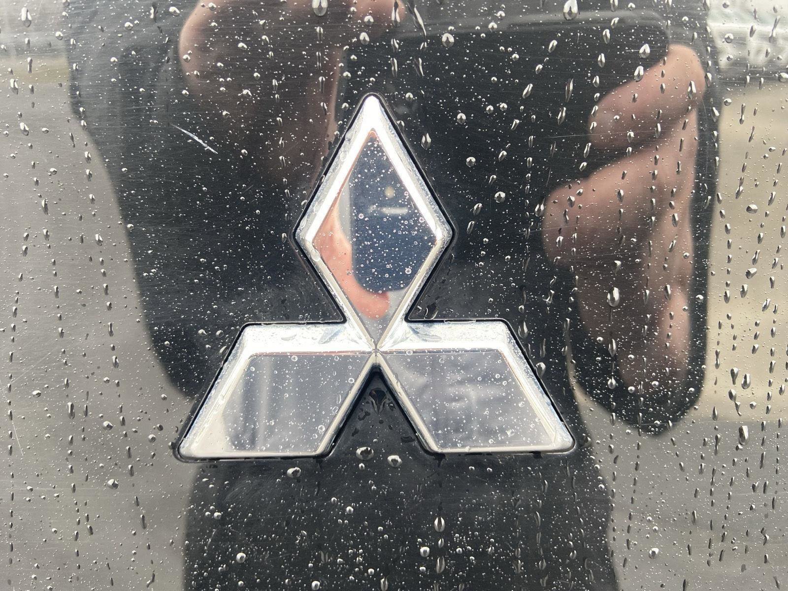 Used 2025 Mitsubishi Outlander SE image 36