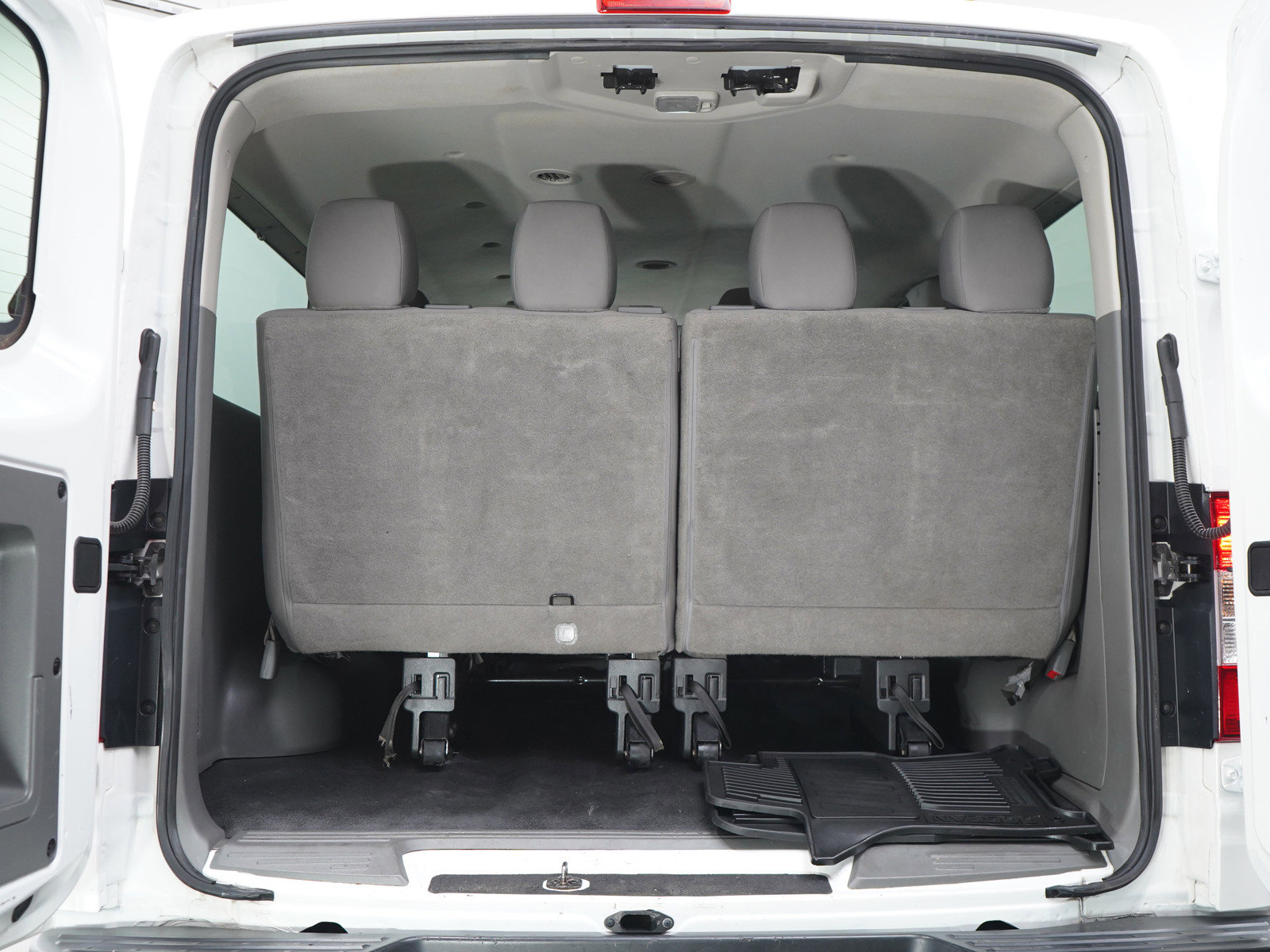 Used 2020 Nissan NV 3500 S RWD image 14