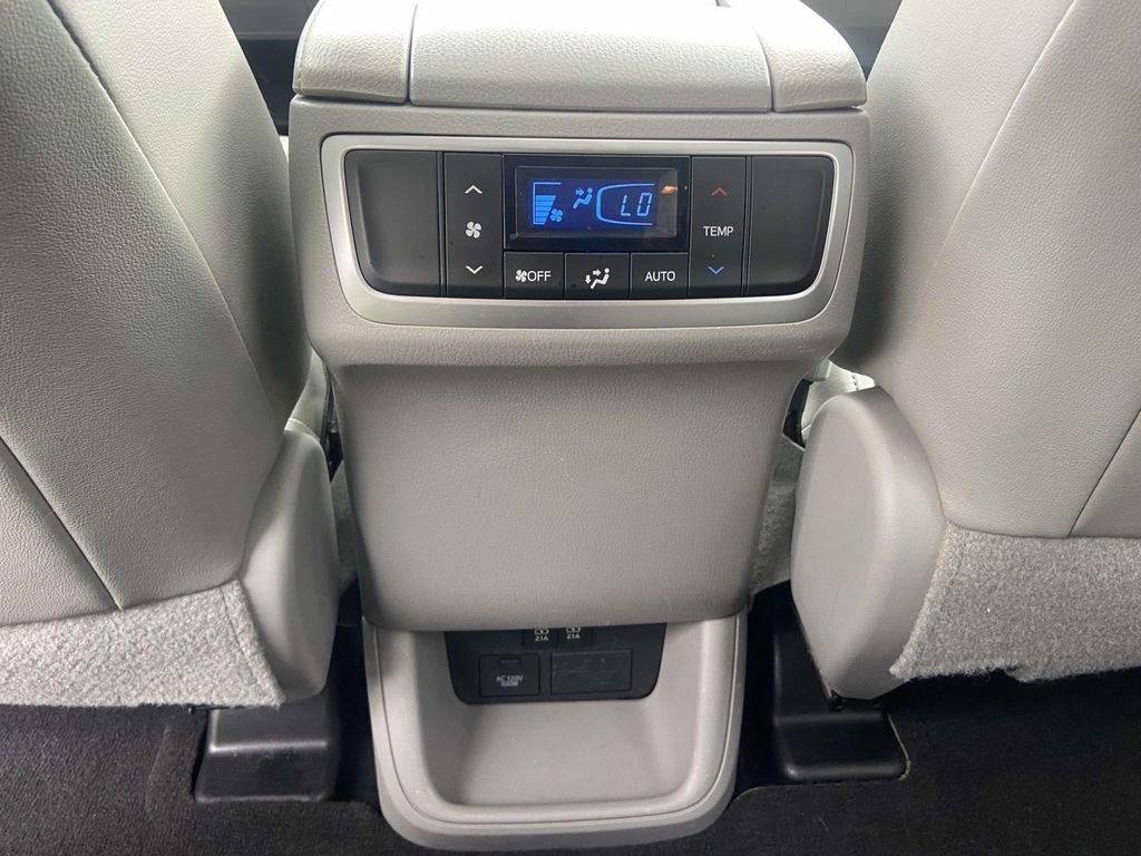 Used 2019 Toyota Highlander XLE image 20