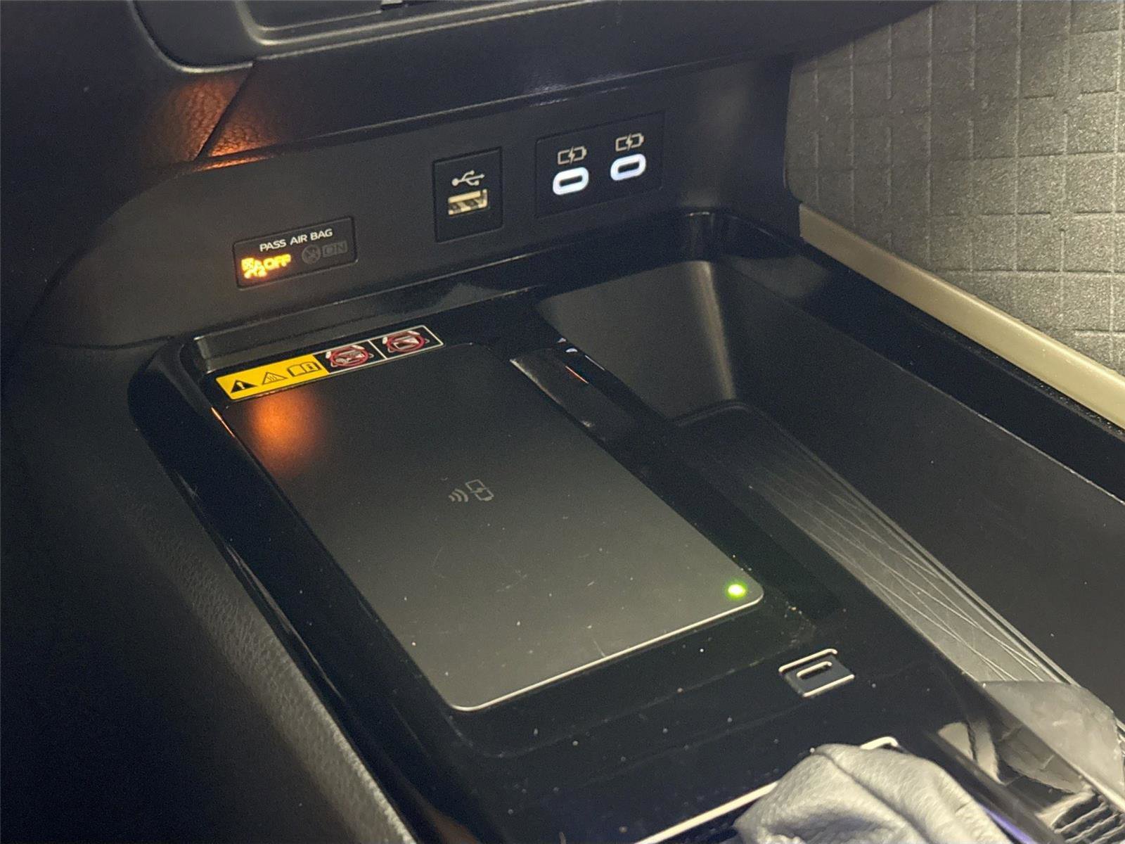 Used 2025 Toyota Camry XLE image 29