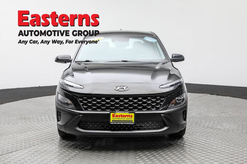 Used 2022 Hyundai Kona SE w/ Winter Weather Package image 2