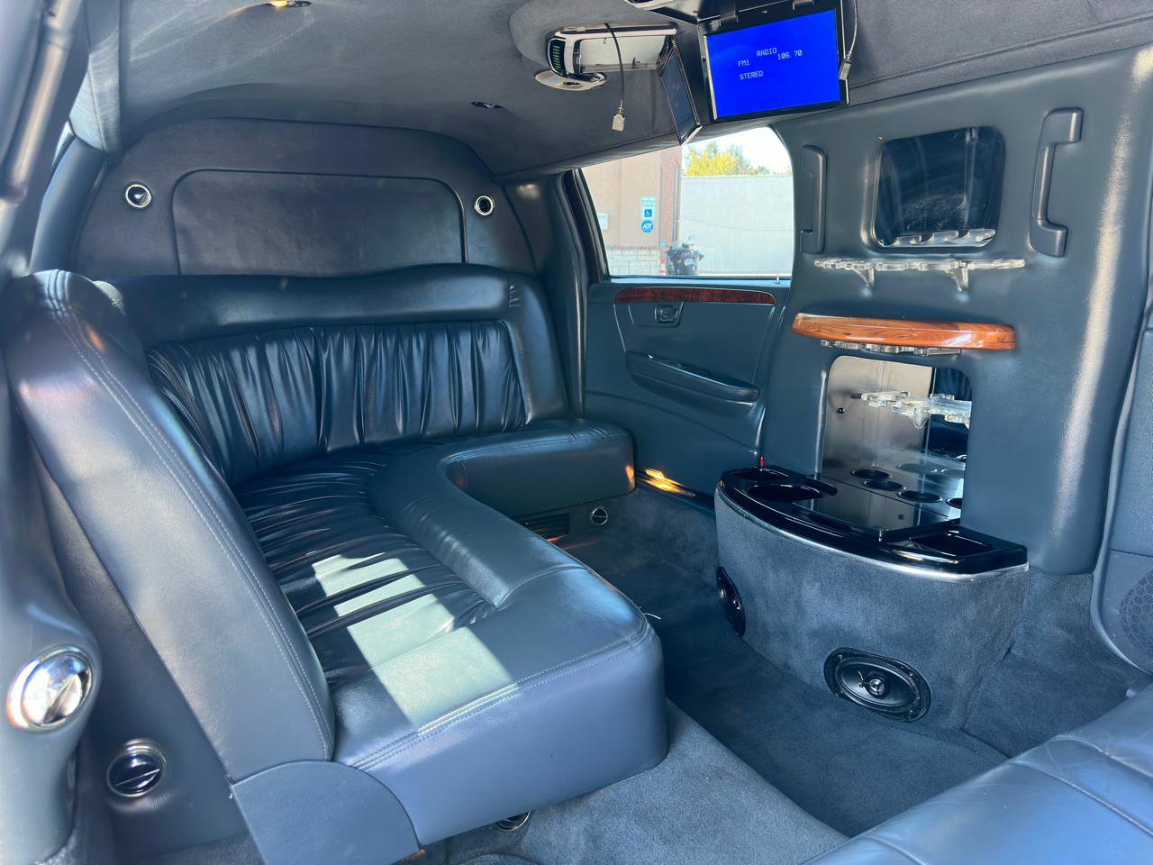 Used 2009 Cadillac DTS Limousine FWD image 38