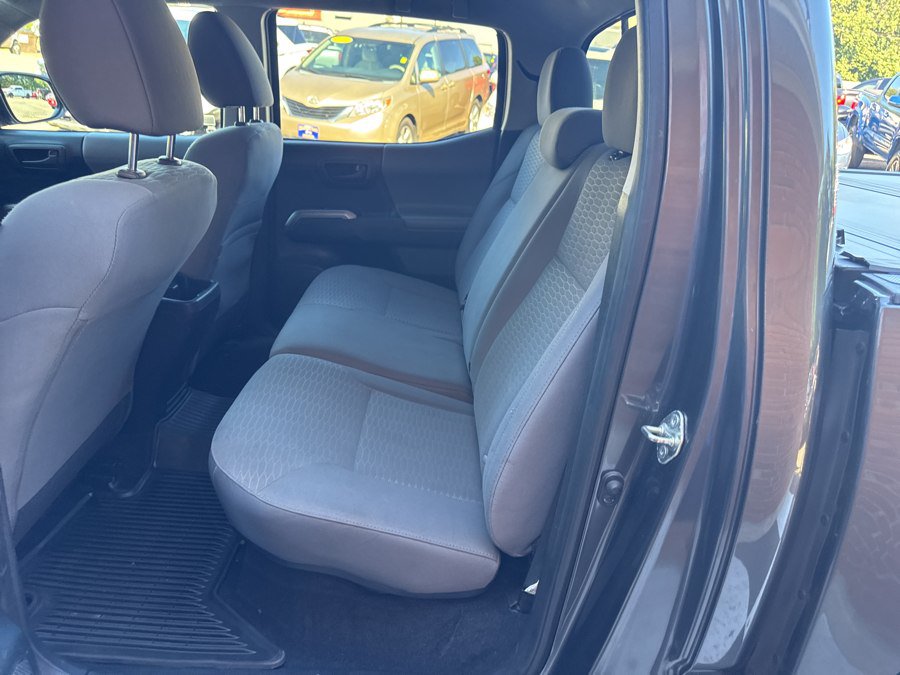 Used 2017 Toyota Tacoma SR5 AWD/4WD image 19
