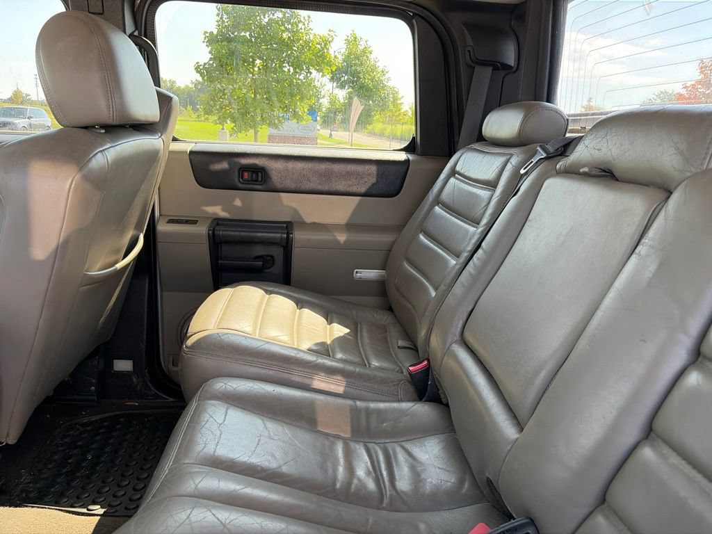 Used 2005 HUMMER H2 SUT w/ Preferred Equipment Group AWD/4WD image 23