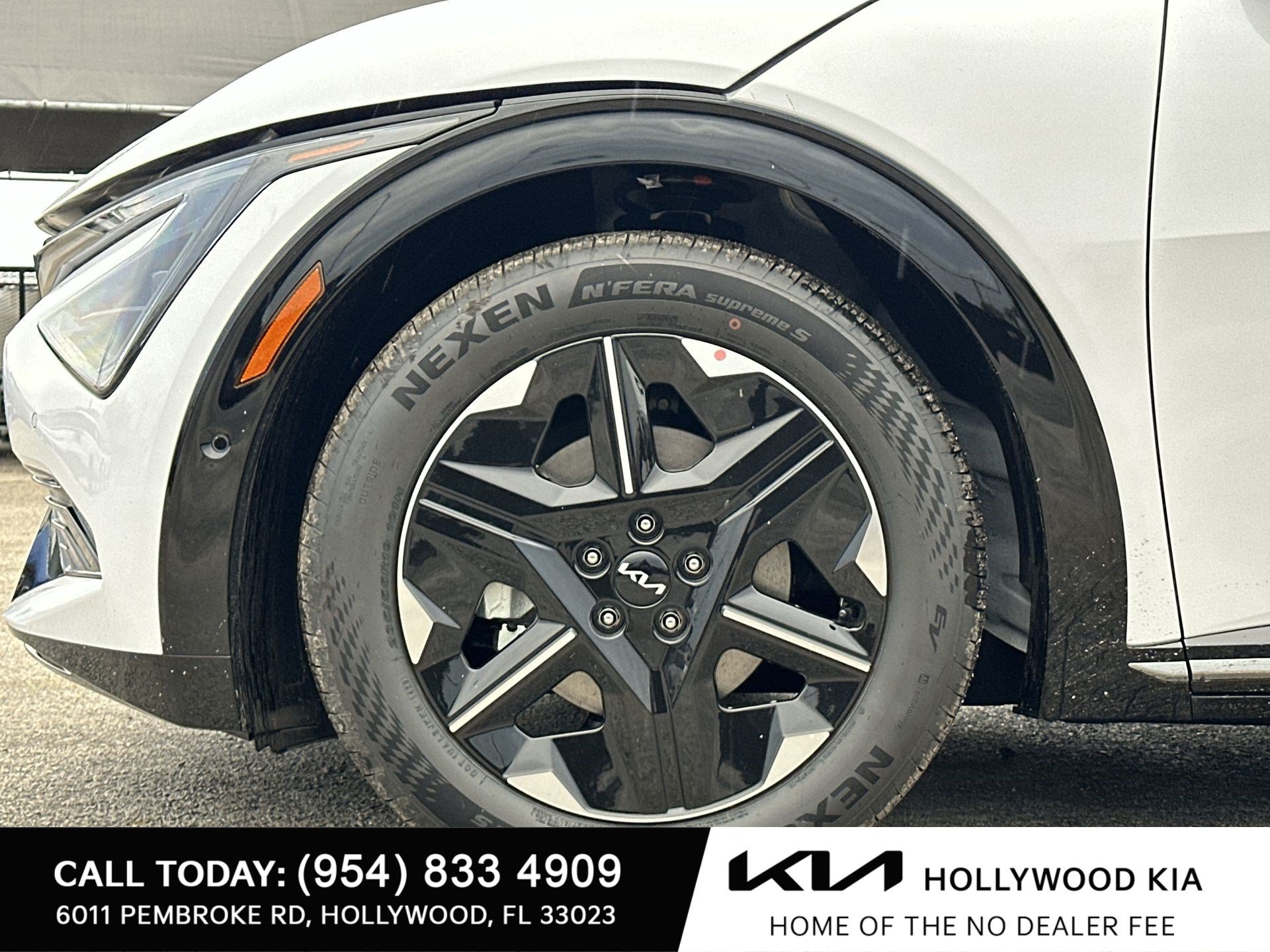New 2025 Kia EV6 Wind RWD image 11