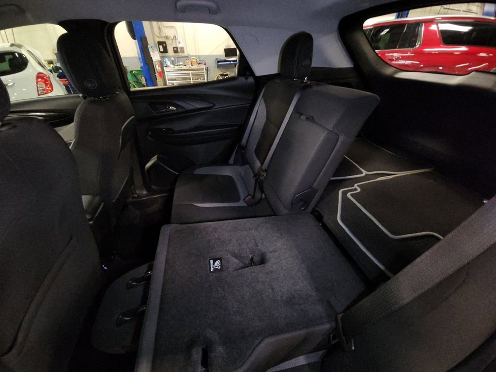 Certified 2025 Chevrolet TrailBlazer LT w/ Convenience Package image 36
