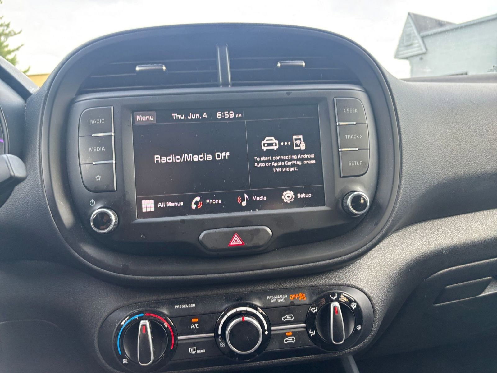 Used 2025 Kia Soul LX w/ LX Technology Package FWD image 20