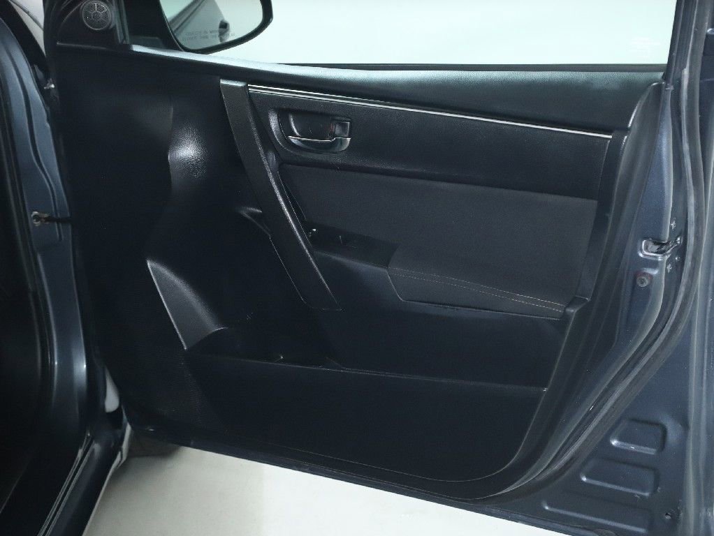 Used 2019 Toyota Corolla LE FWD image 32