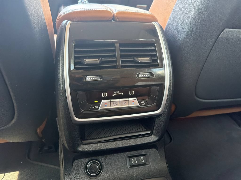 Used 2022 BMW X7 xDrive40i w/ Executive Package AWD/4WD image 19