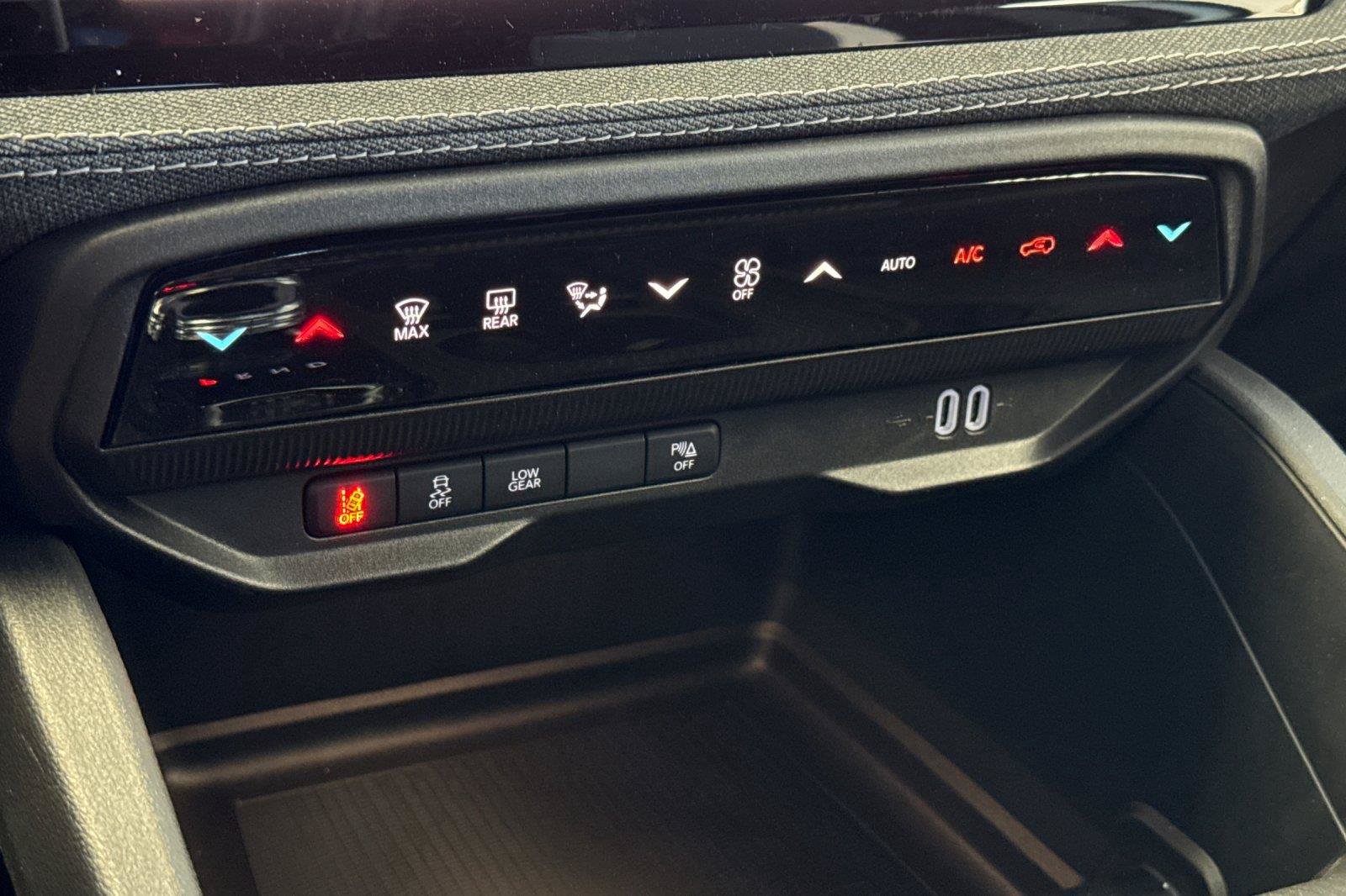 New 2026 Jeep Cherokee Laredo AWD/4WD image 19