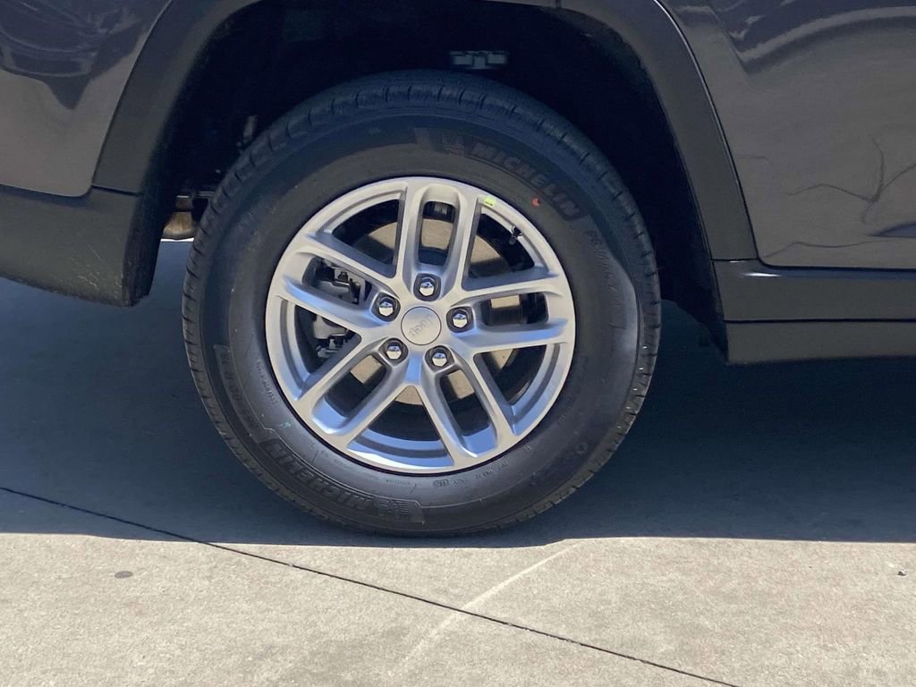 New 2026 Jeep Grand Cherokee Laredo X RWD image 37