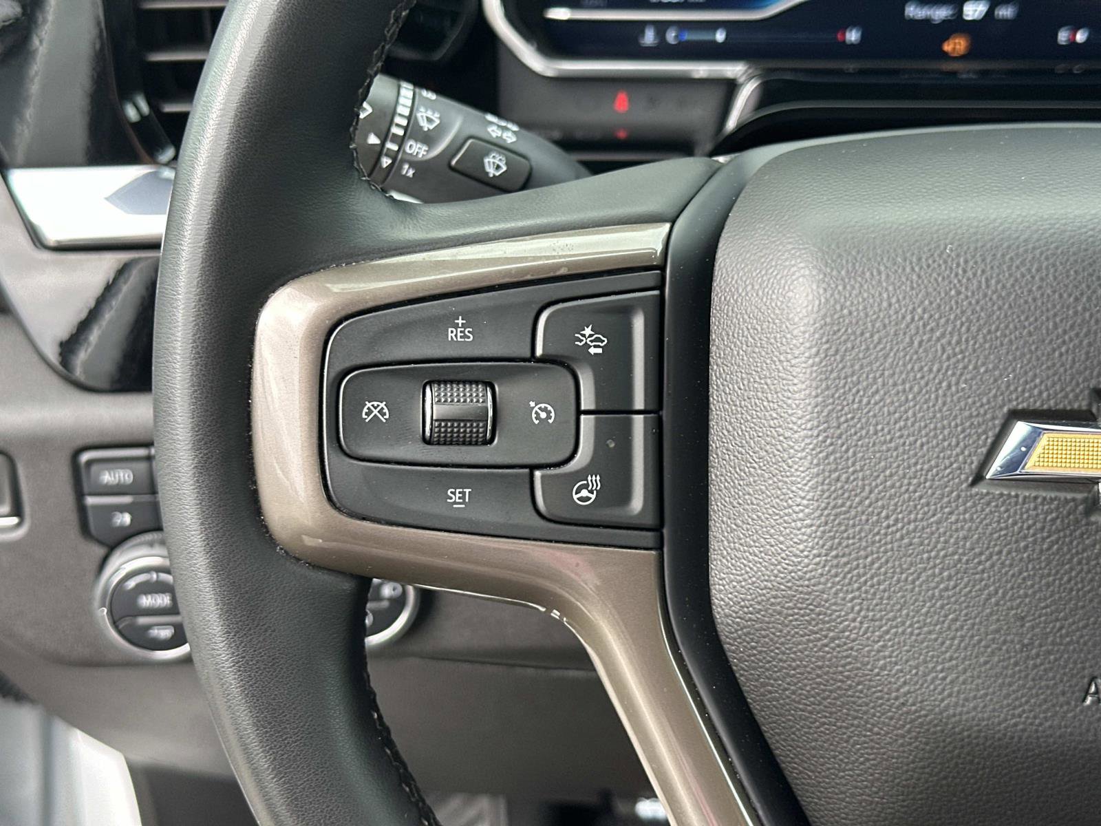 Certified 2024 Chevrolet Silverado 2500 High Country w/ LPO, Dark Essentials Package image 32