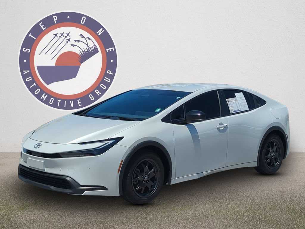 Used 2025 Toyota Prius LE FWD video 1