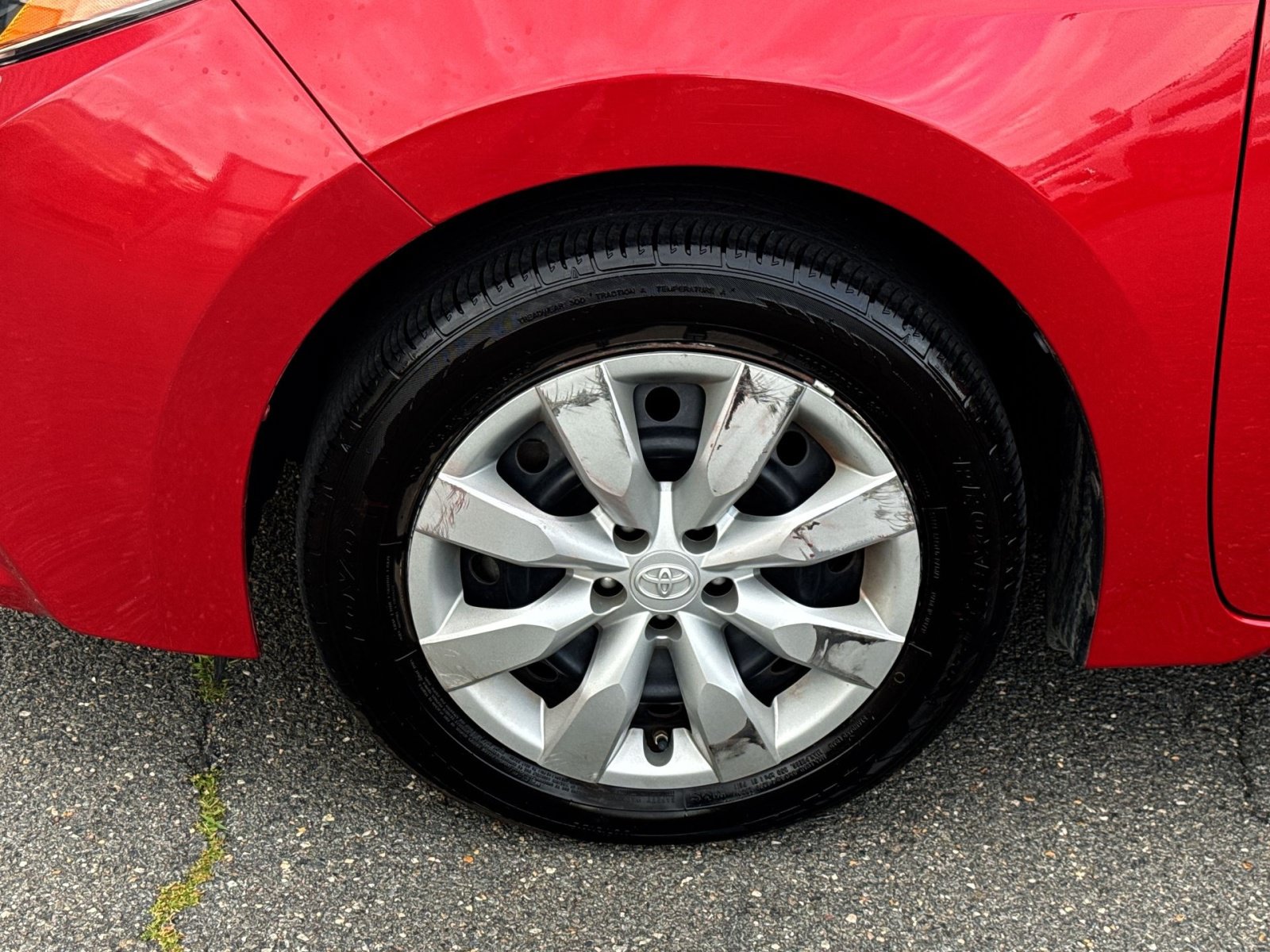 Used 2015 Toyota Corolla LE FWD image 12