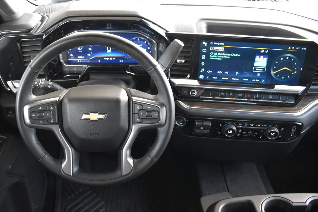 Used 2024 Chevrolet Silverado 1500 LT AWD/4WD image 3