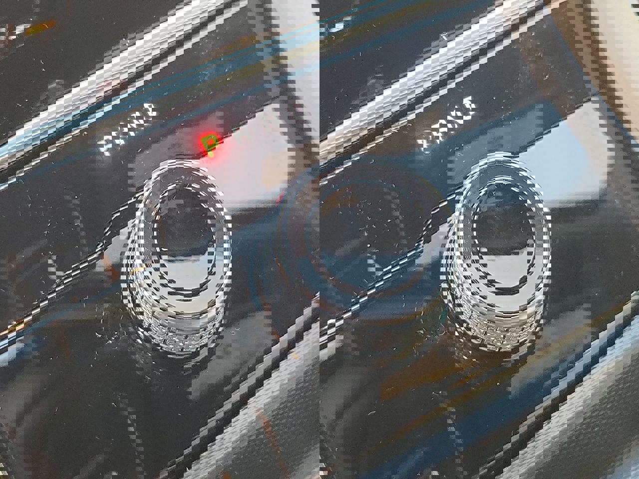 Used 2024 Jeep Grand Cherokee Limited image 25