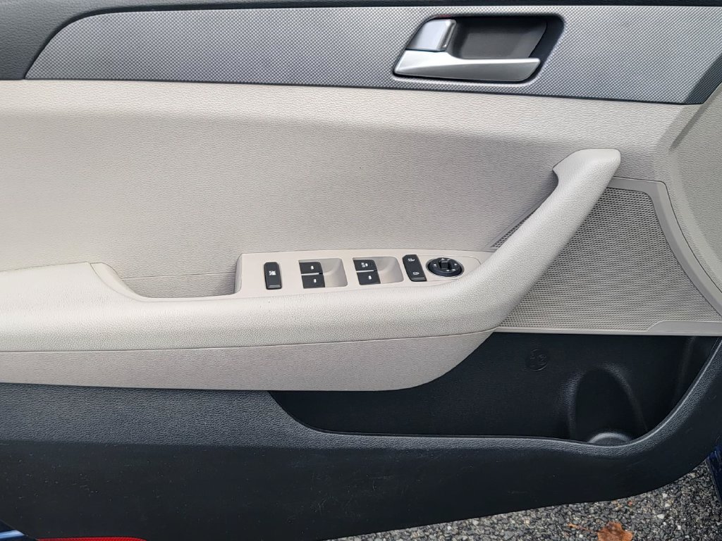 Used 2017 Hyundai Sonata SE FWD image 11