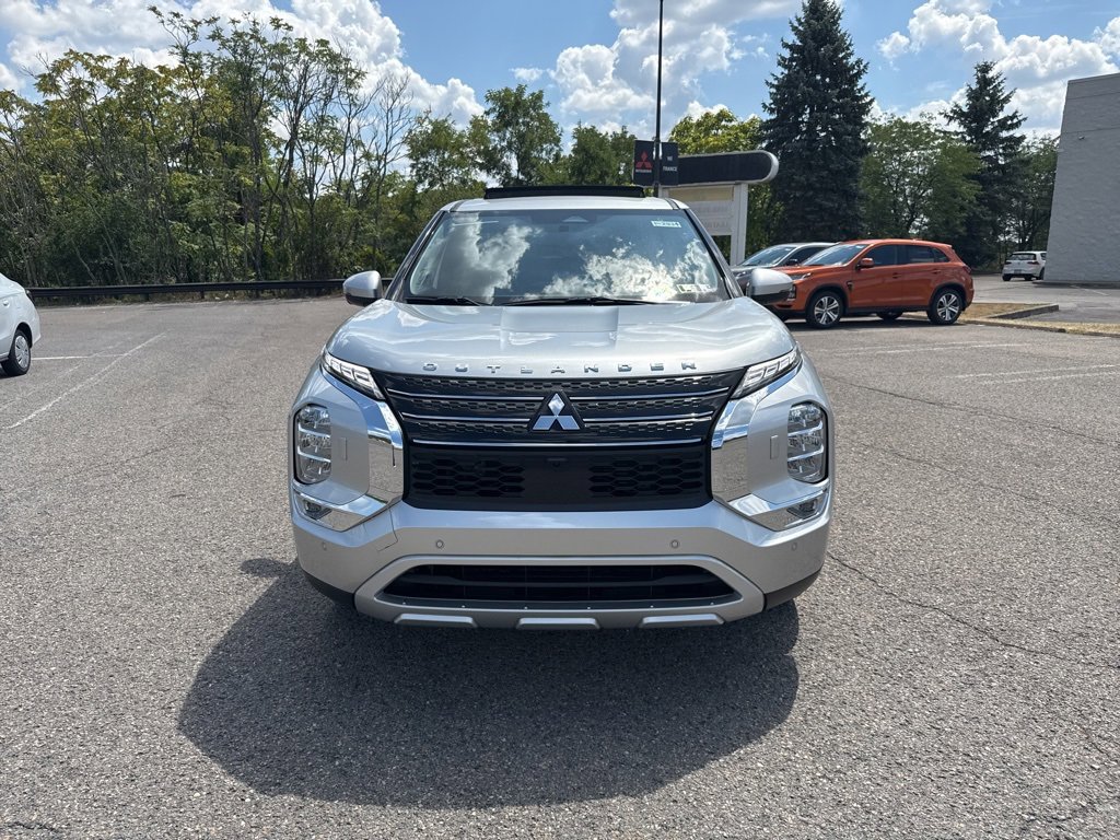 New 2025 Mitsubishi Outlander SE image 19