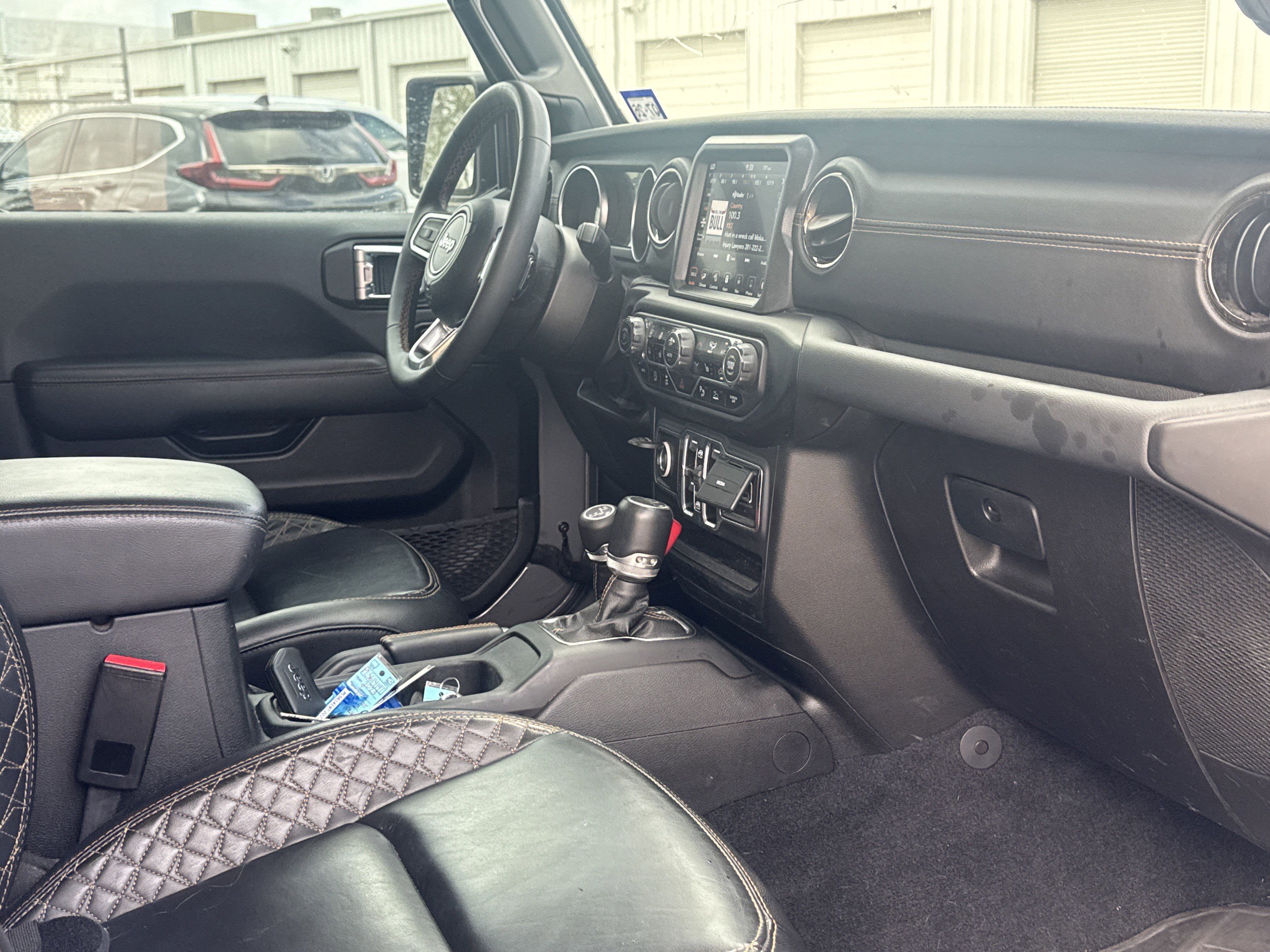 Used 2023 Jeep Gladiator Overland image 12