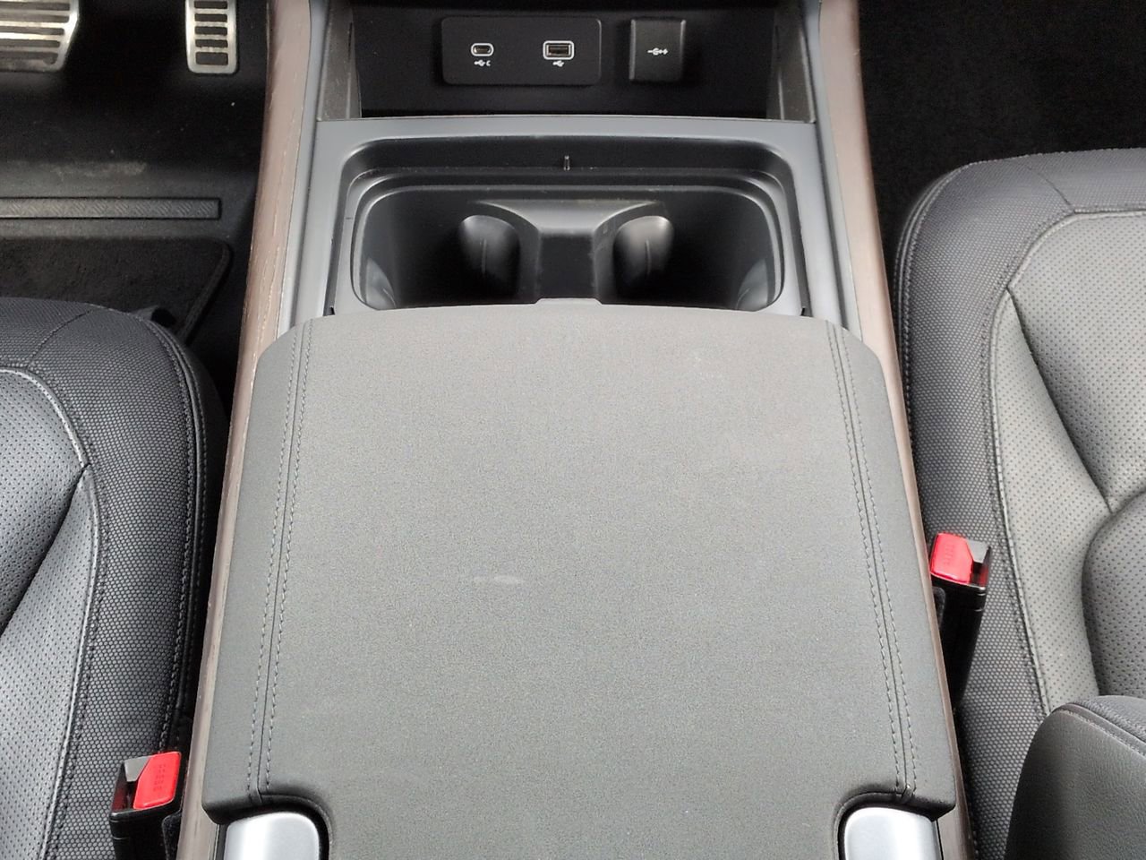 Used 2023 Land Rover Defender 110 X-Dynamic SE image 19