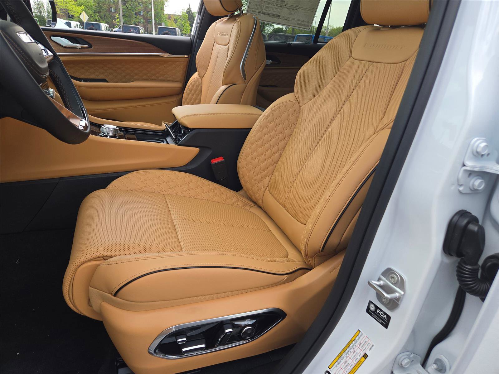 New 2025 Jeep Grand Cherokee Summit image 28