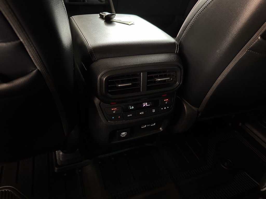 Used 2023 Honda Pilot Elite image 25