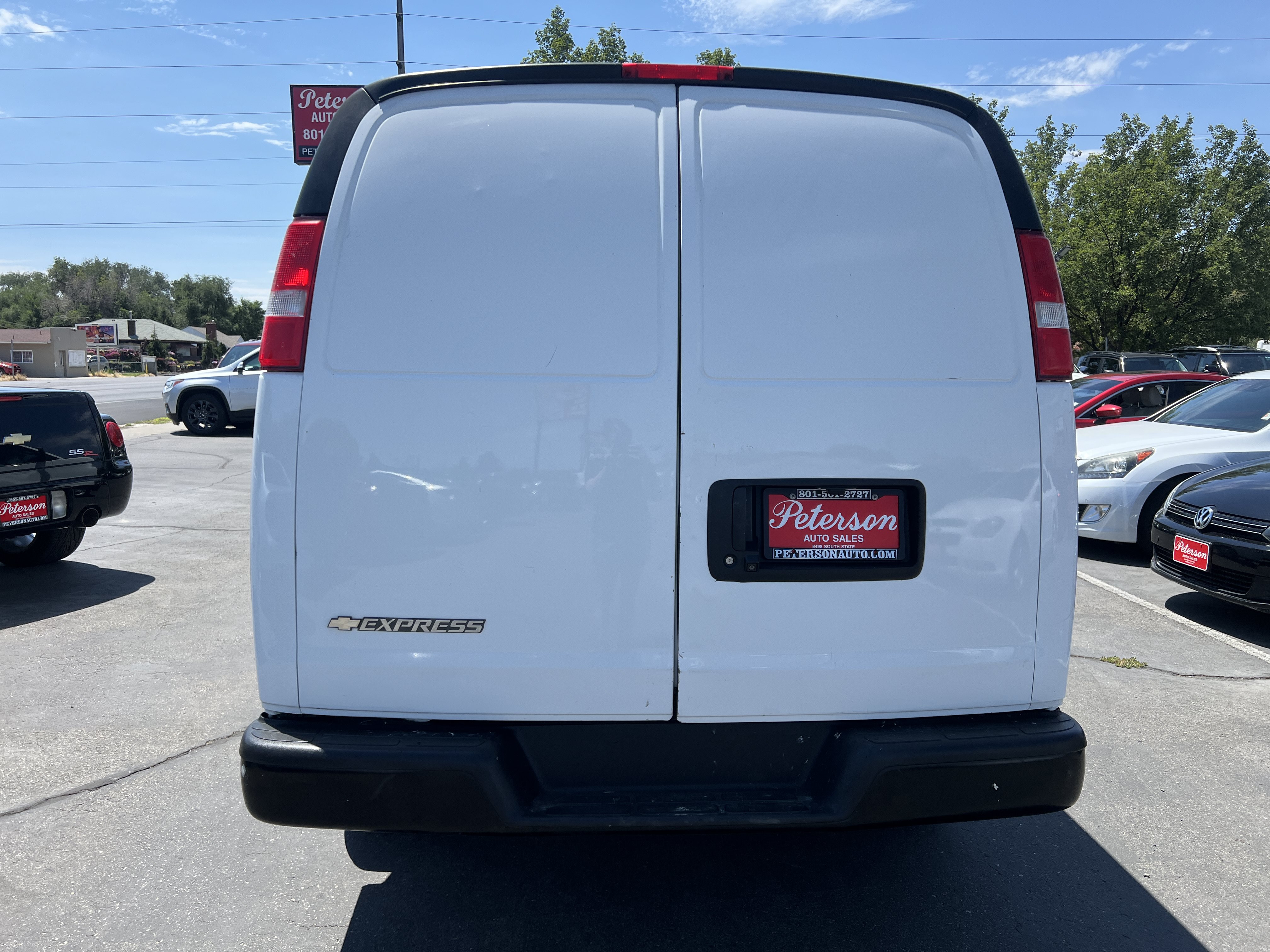 Used 2019 Chevrolet Express 2500 Extended RWD image 8