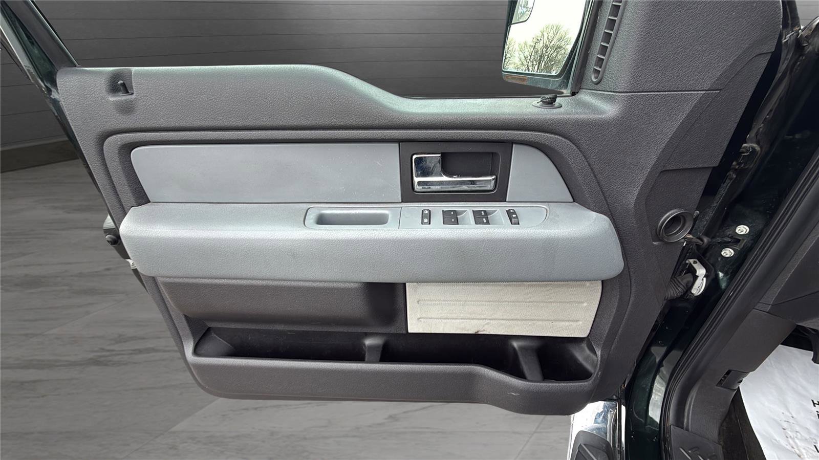 Used 2013 Ford F150 XLT w/ Luxury Equipment Group image 16