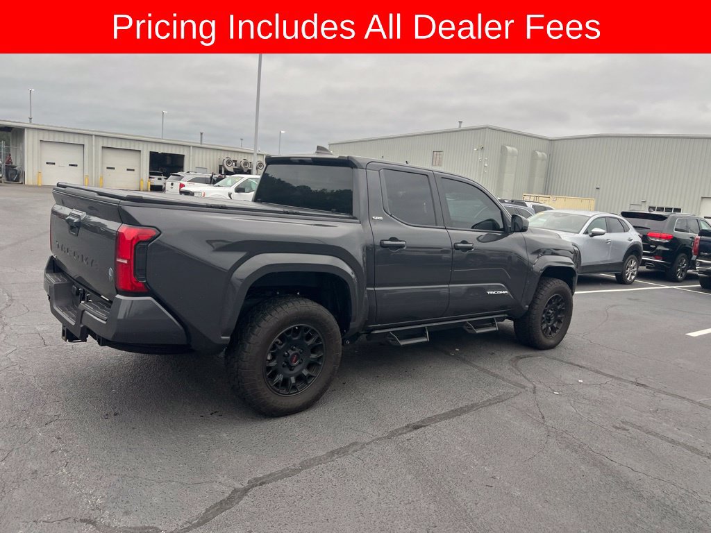 Used 2025 Toyota Tacoma SR5 AWD/4WD image 22