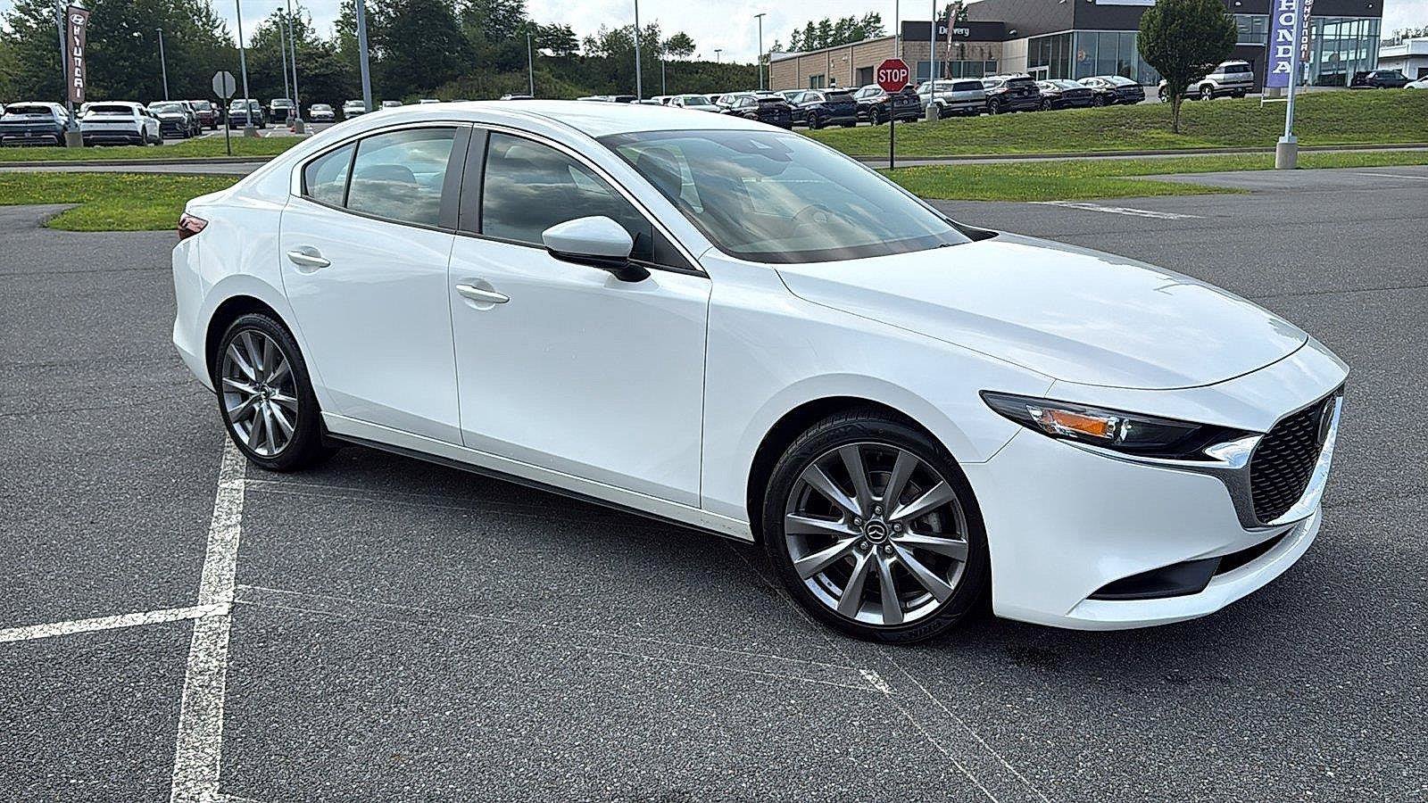 Used 2020 MAZDA MAZDA3 AWD Sedan w/ Select Package image 2