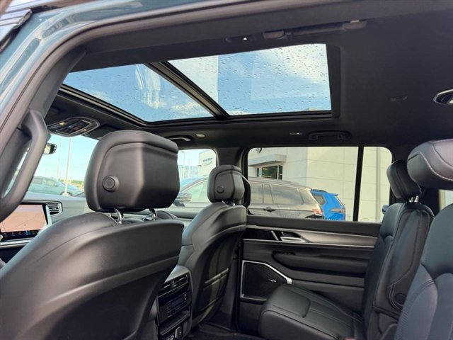New 2026 Jeep Grand Wagoneer 4WD image 12